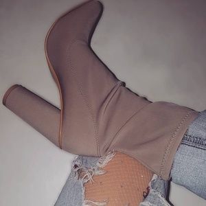 Corduroy heel, Nude Lycra booties